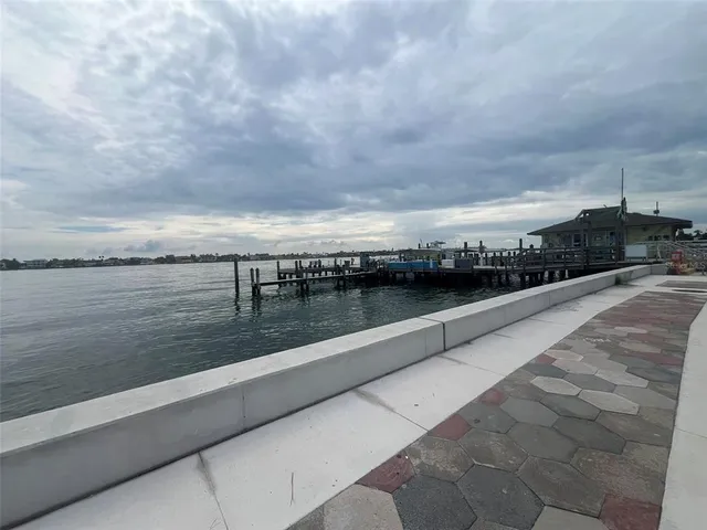 $4,100 | 1800 Pass A Grille Way, Unit 4, St. Pete Beach, FL 33706