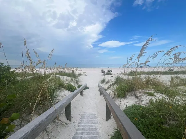 $4,100 | 1800 Pass A Grille Way, Unit 4, St. Pete Beach, FL 33706