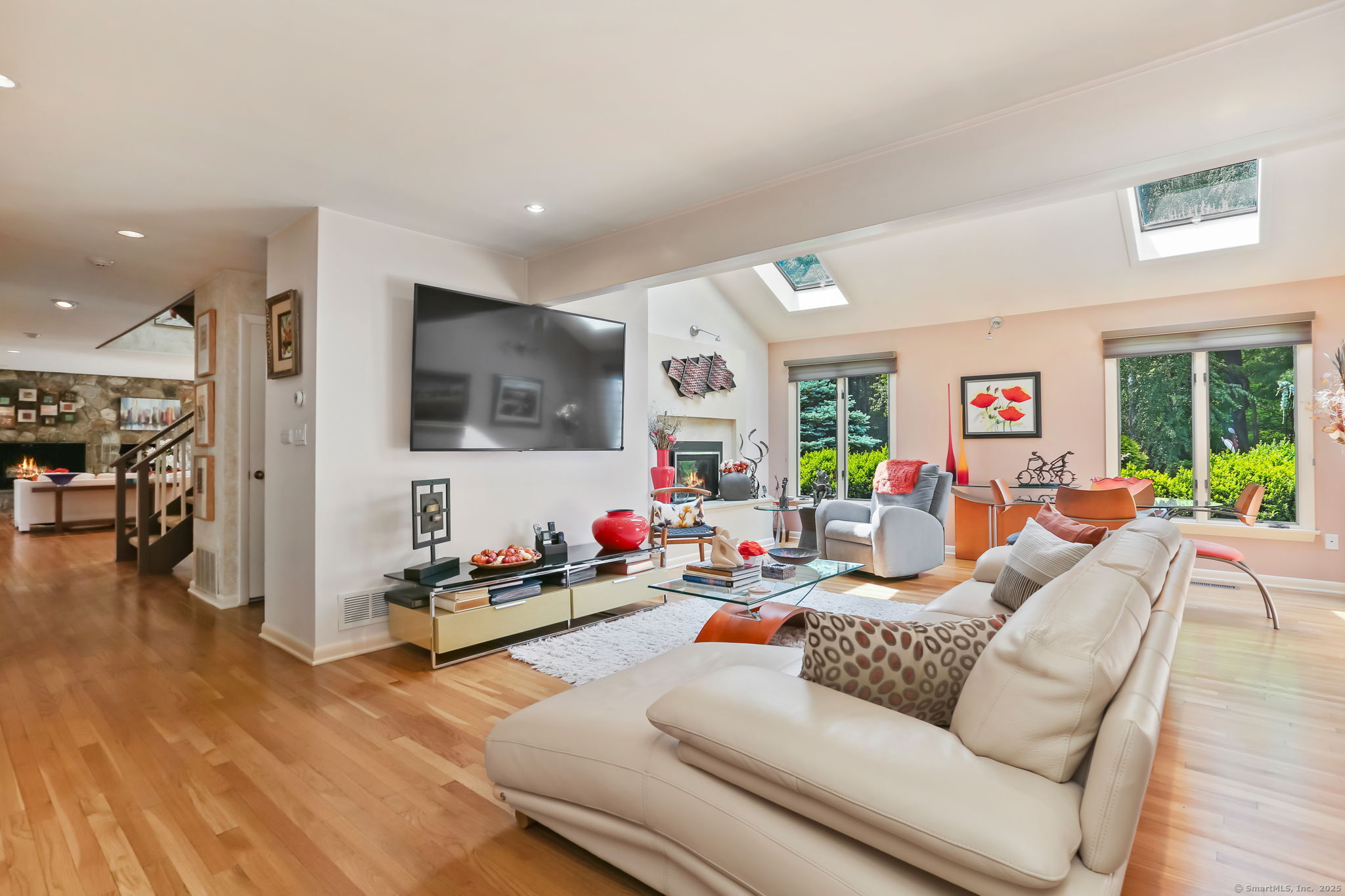 8 Hedgerow Common Weston, CT 06883 - Photo 11 of 37