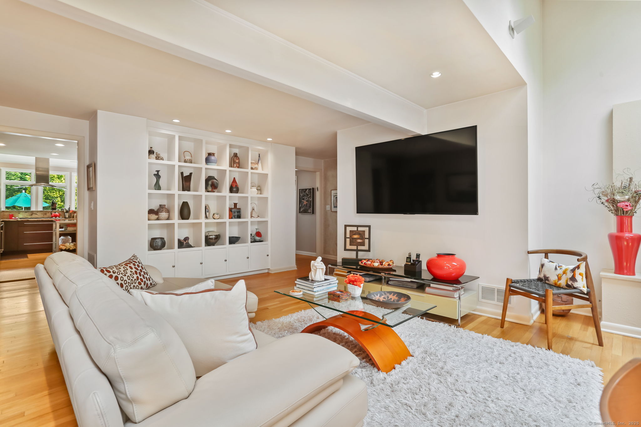 8 Hedgerow Common Weston, CT 06883 - Photo 12 of 37