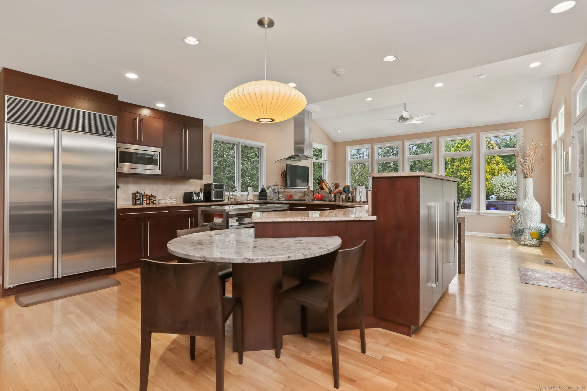 8 Hedgerow Common Weston, CT 06883 - Photo 13 of 37