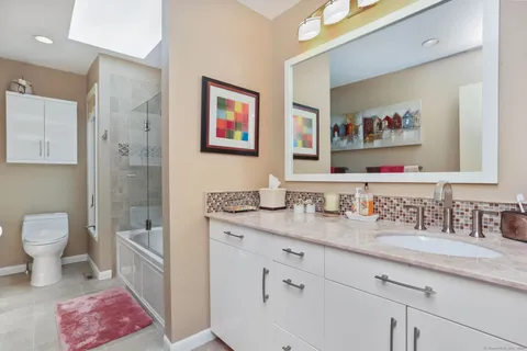 $1,599,000 | 8 Hedgerow Common, Weston, CT 06883