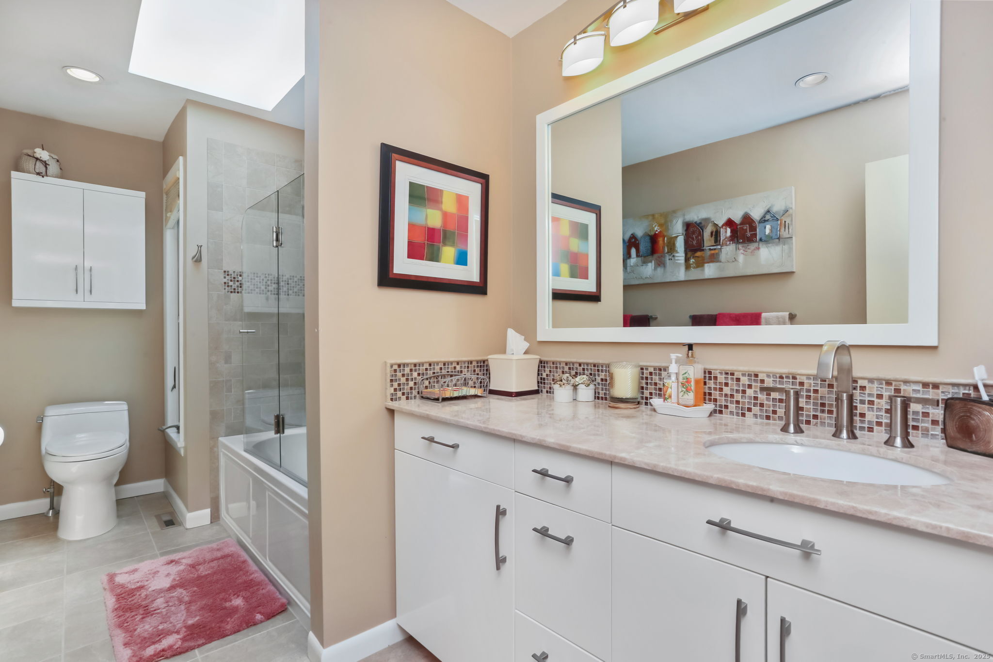 8 Hedgerow Common Weston, CT 06883 - Photo 18 of 37