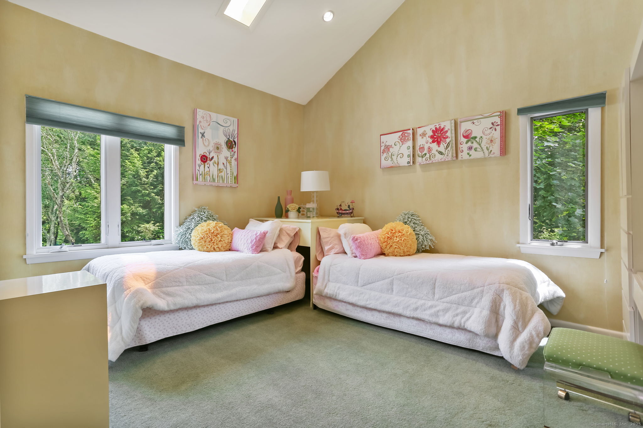 8 Hedgerow Common Weston, CT 06883 - Photo 19 of 37