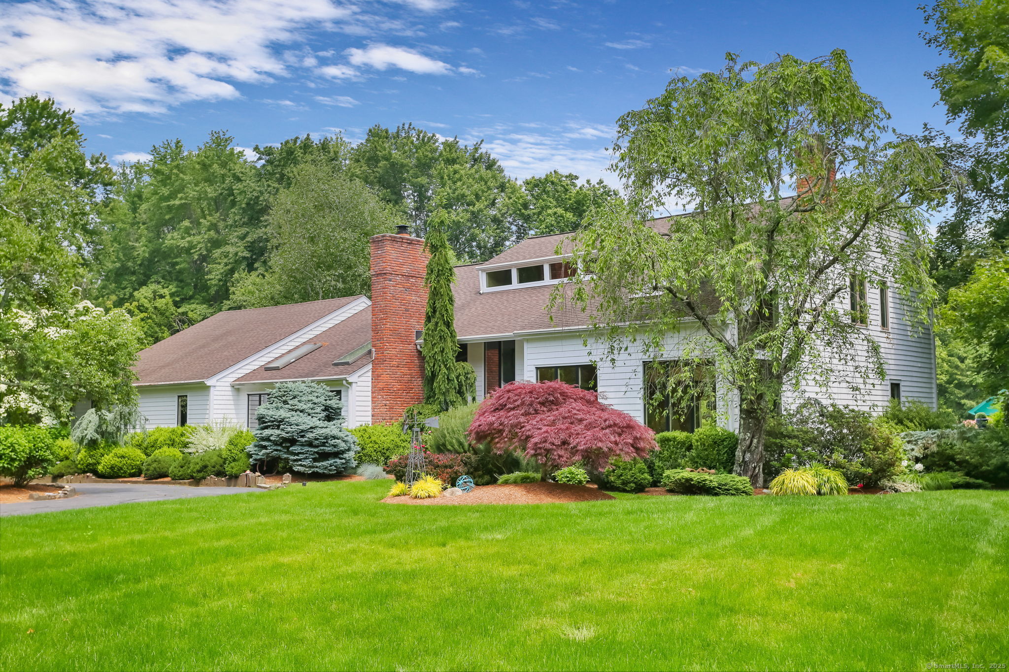 8 Hedgerow Common Weston, CT 06883 - Photo 2 of 37