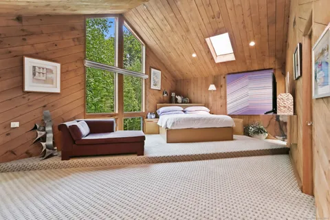 $1,599,000 | 8 Hedgerow Common, Weston, CT 06883