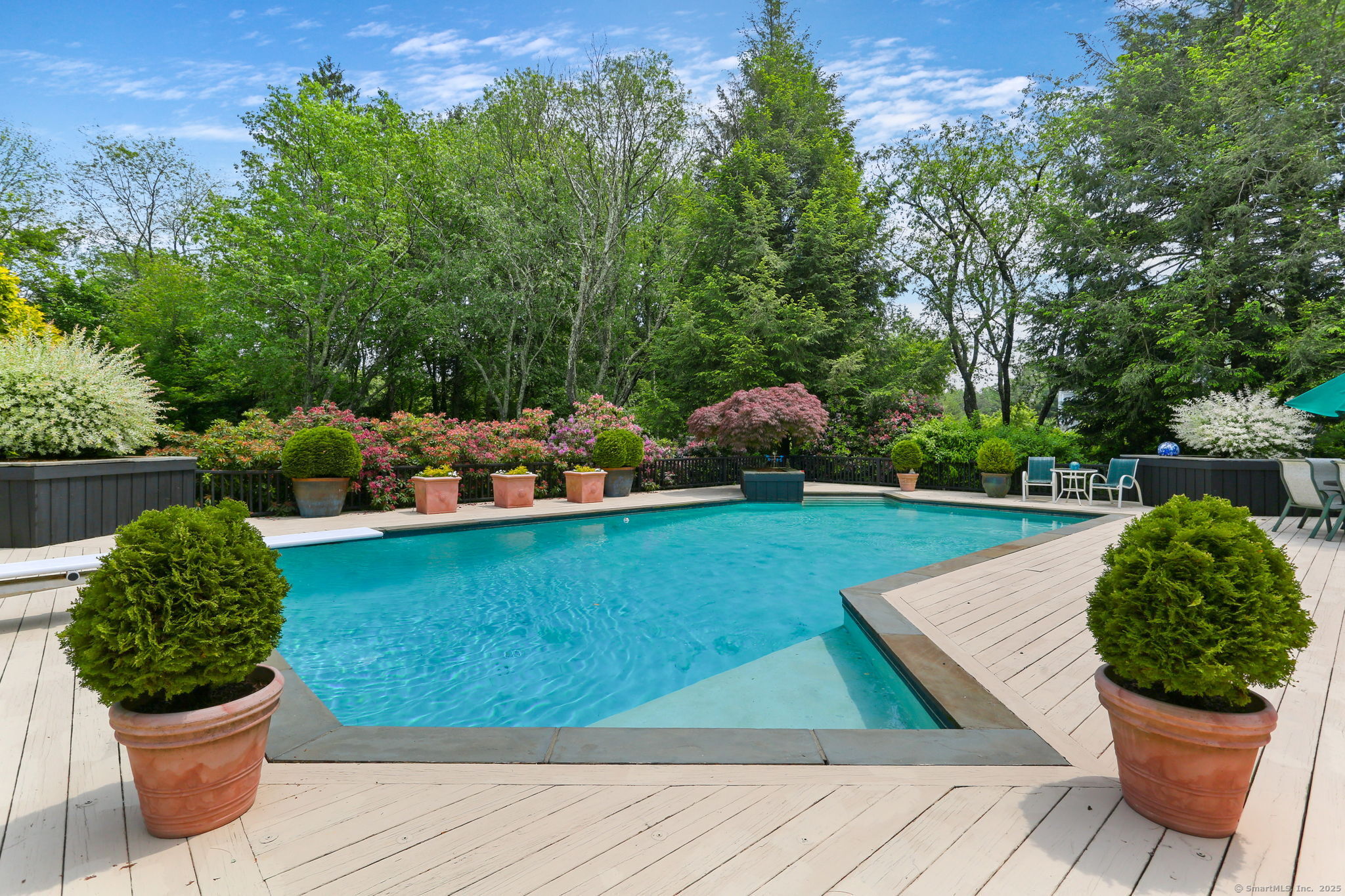 8 Hedgerow Common Weston, CT 06883 - Photo 28 of 37