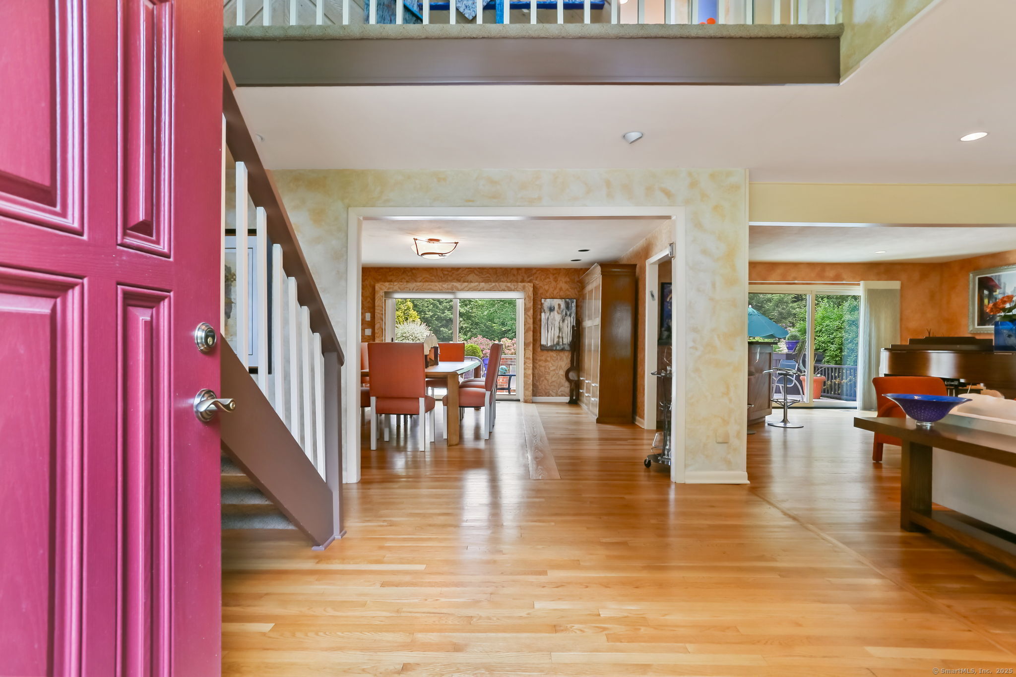 8 Hedgerow Common Weston, CT 06883 - Photo 3 of 37