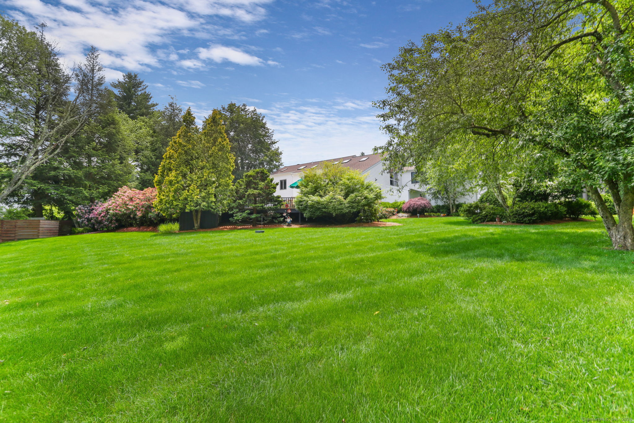 8 Hedgerow Common Weston, CT 06883 - Photo 32 of 37