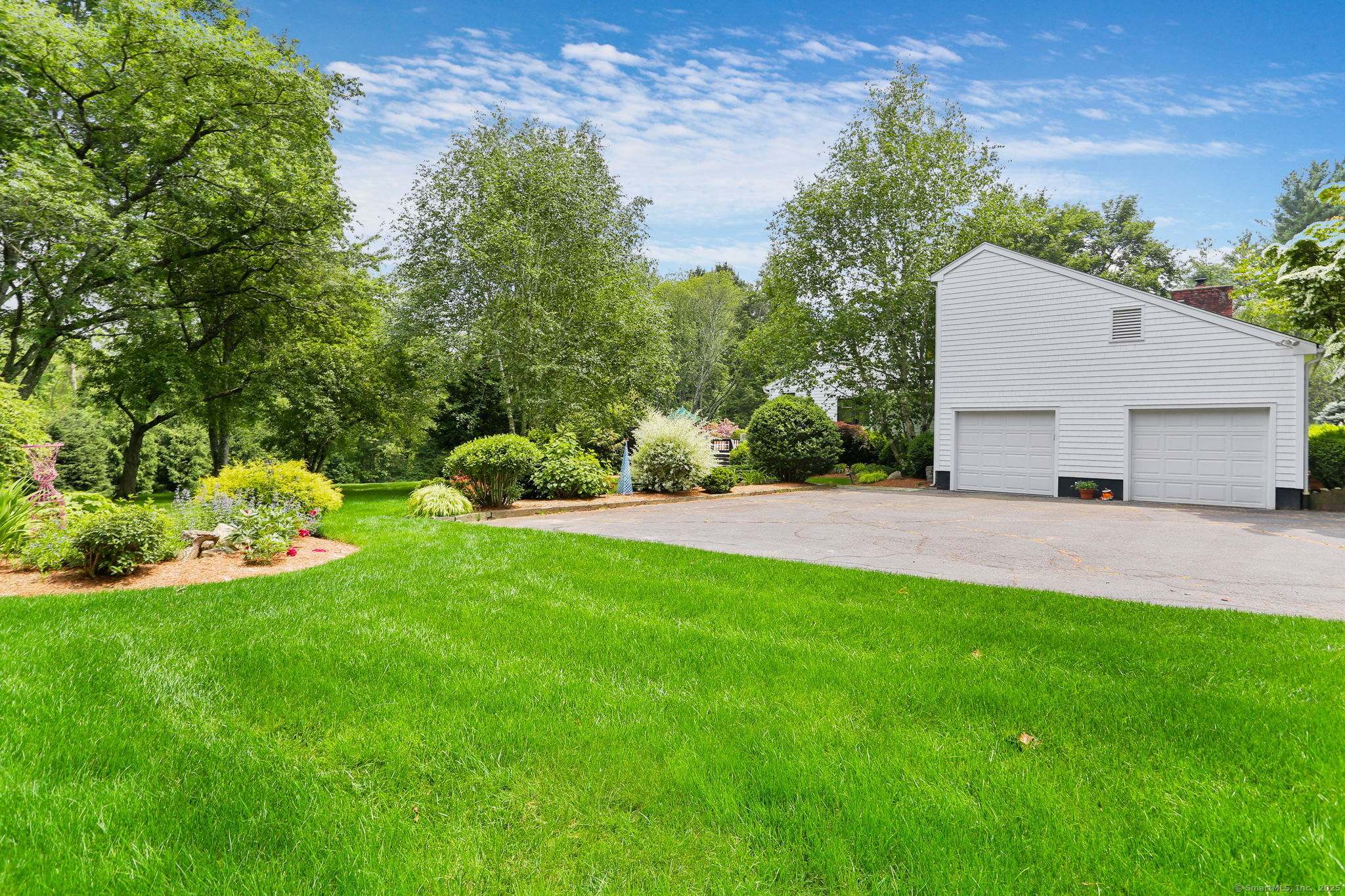 8 Hedgerow Common Weston, CT 06883 - Photo 34 of 37