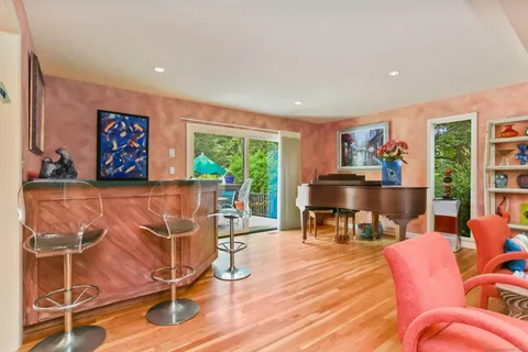 $1,599,000 | 8 Hedgerow Common, Weston, CT 06883