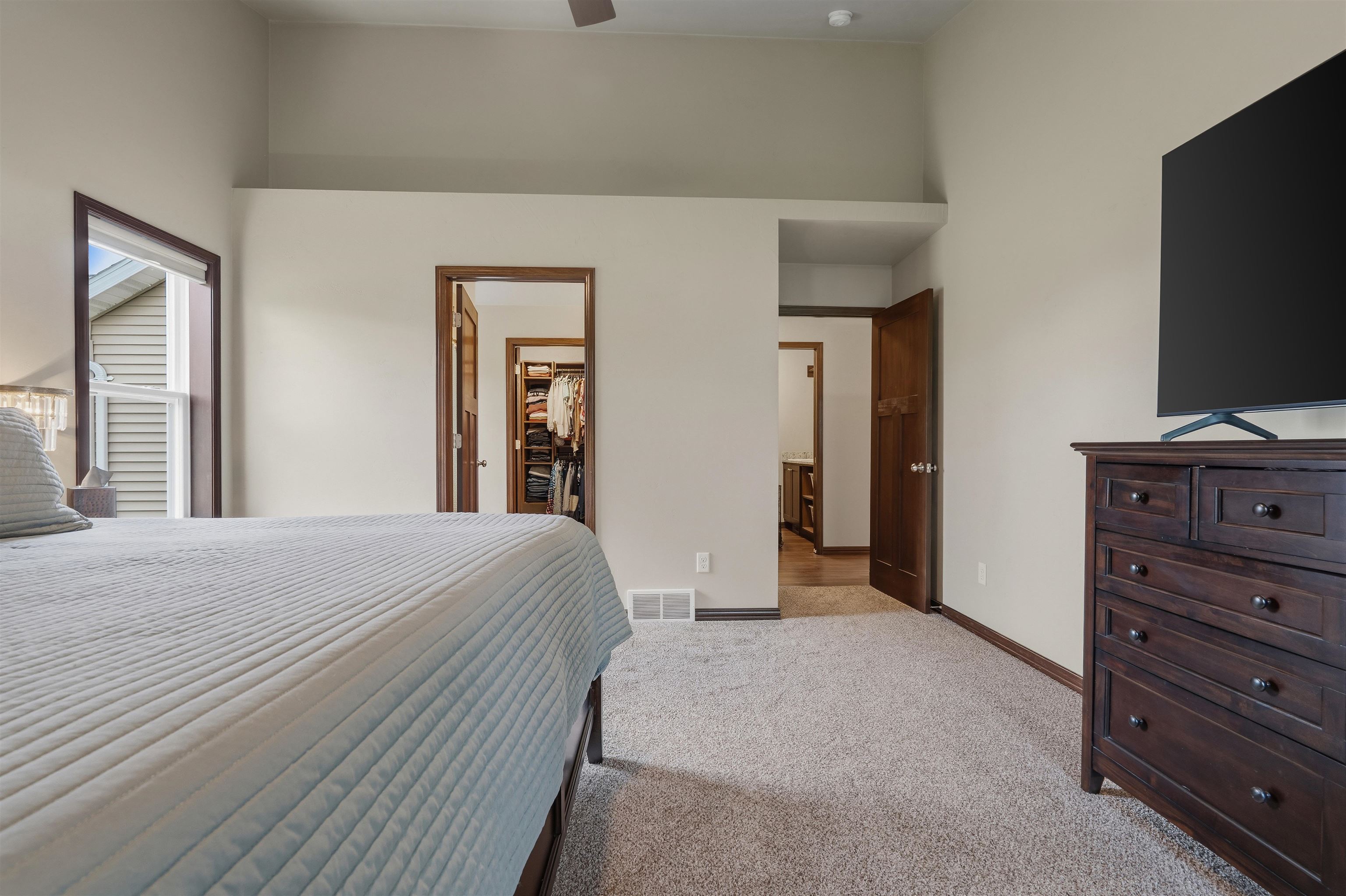 2078 West Sugar Court Appleton, WI 54913 - Photo 17 of 57