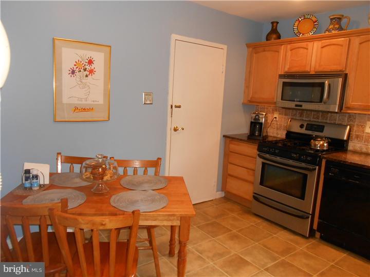52 Autumn Road Churchville, PA 18966 - Photo 22 of 25 Kitchen