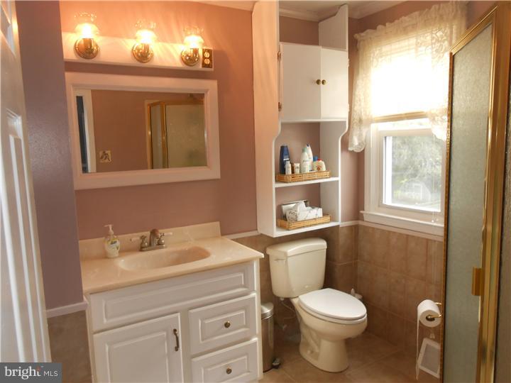 52 Autumn Road Churchville, PA 18966 - Photo 10 of 25 Bathroom