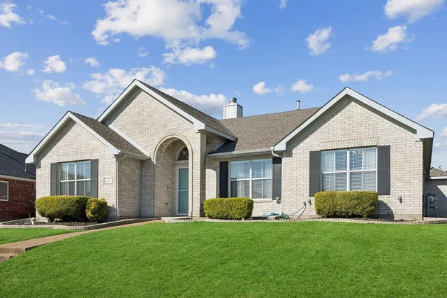 $2,800 | 4001 Lakeside Drive, Rowlett, TX 75088