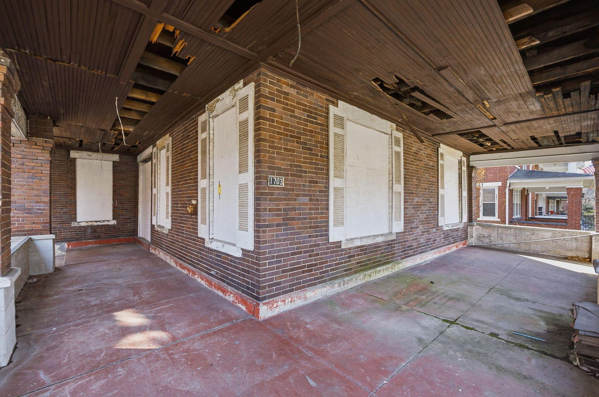 1703 Bryden Road Columbus, OH 43205 - Photo 40 of 63 front patio