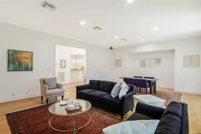 $1,330,000 | 354 Tealwood Drive, Houston, TX 77024