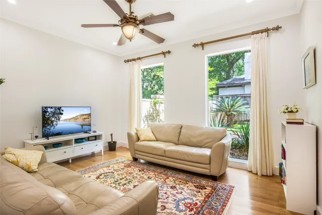 $1,330,000 | 354 Tealwood Drive, Houston, TX 77024