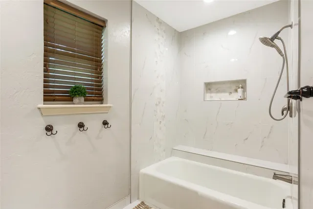 $1,330,000 | 354 Tealwood Drive, Houston, TX 77024