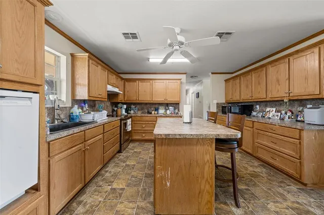 $839,900 | 771 Hcr 2233, West, TX 76691