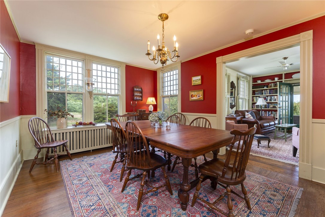 28 Newport Street Jamestown, RI 02835 - Photo 13 of 27