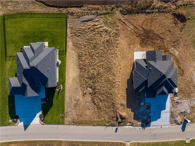 $289,000 | 575 South Shore Drive, Lake Winnebago, MO 64034