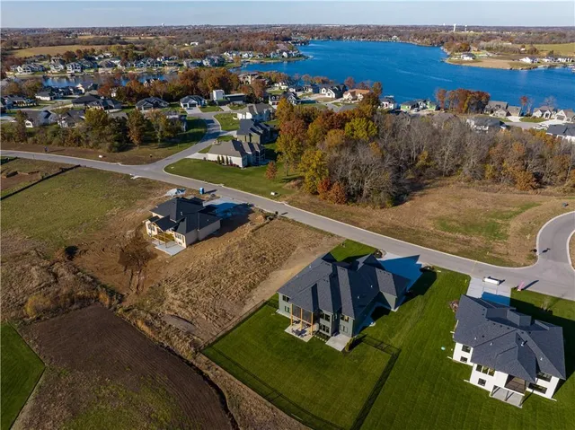 $289,000 | 575 South Shore Drive, Lake Winnebago, MO 64034