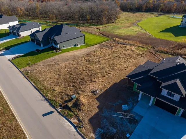 $289,000 | 575 South Shore Drive, Lake Winnebago, MO 64034