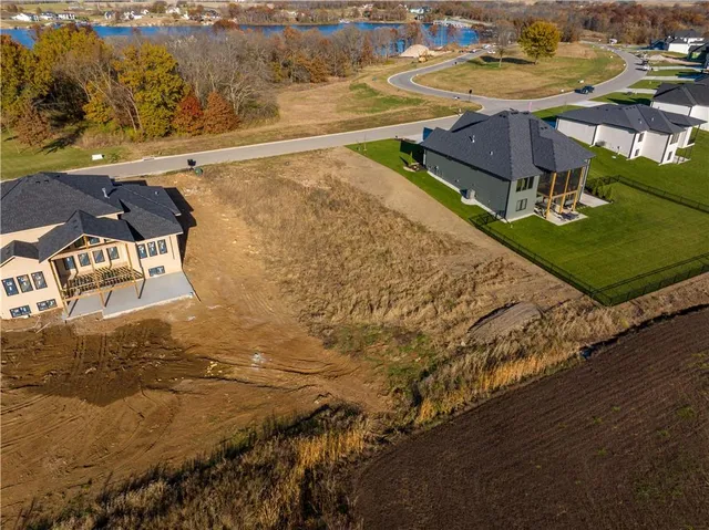 $289,000 | 575 South Shore Drive, Lake Winnebago, MO 64034