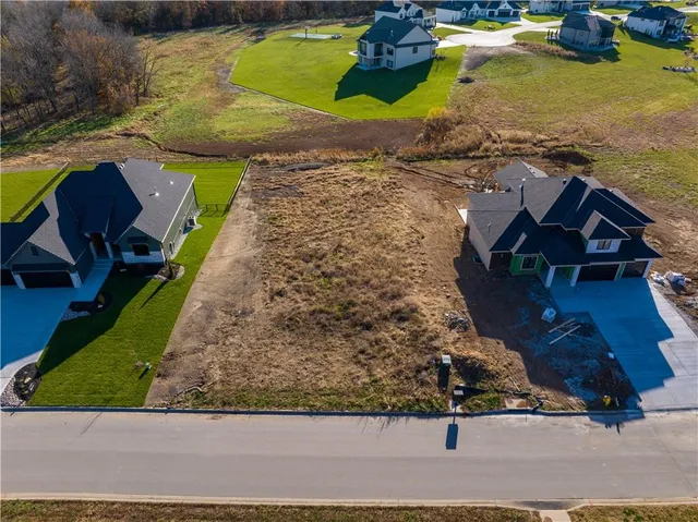 $289,000 | 575 South Shore Drive, Lake Winnebago, MO 64034