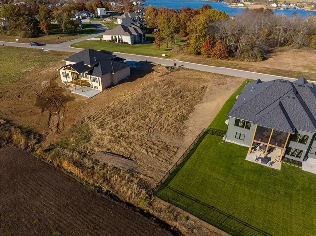 $289,000 | 575 South Shore Drive, Lake Winnebago, MO 64034