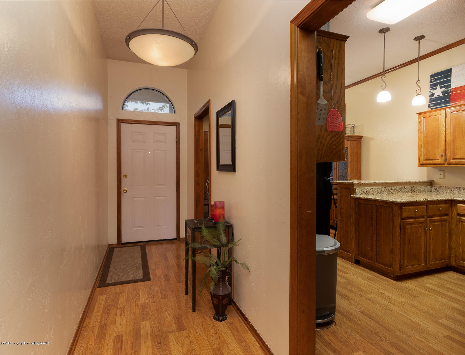 4208 Rondo Avenue Amarillo, TX 79110 - Photo 3 of 21 Entry Way