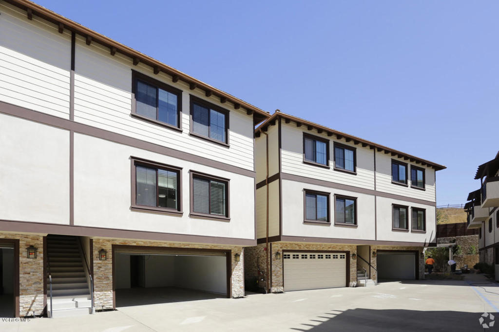 5250 Chesebro Road, Unit 13 Agoura Hills, CA 91301 - Photo 28 of 29 a building with street view