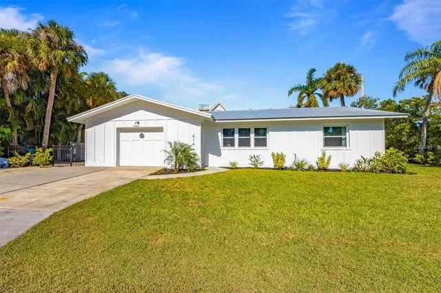 $1,535,000 | 414 79th Street, Holmes Beach, FL 34217
