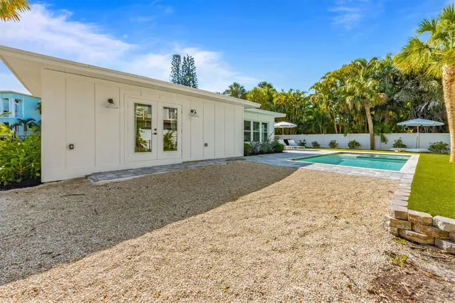 $1,535,000 | 414 79th Street, Holmes Beach, FL 34217