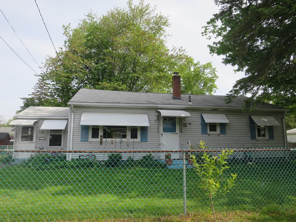 11 Dunbar Street Springfield, MA 01118 - Photo 1 of 24 Gallery Image 1