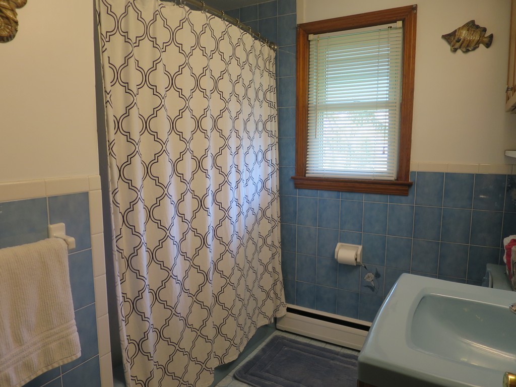 11 Dunbar Street Springfield, MA 01118 - Photo 16 of 24 Gallery Image 16