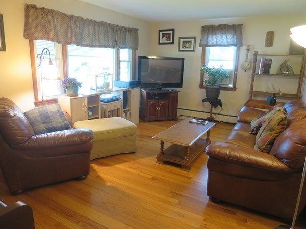 11 Dunbar Street Springfield, MA 01118 - Photo 3 of 24 Gallery Image 3