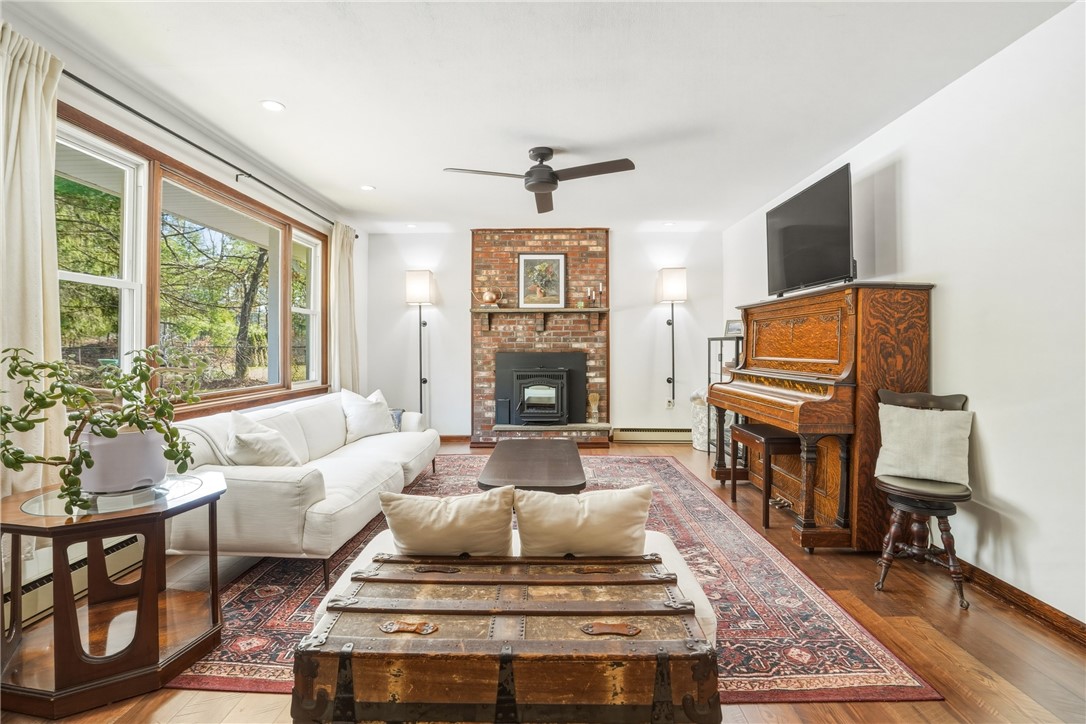 103 Black Star Road Burrillville, RI 02839 - Photo 10 of 29