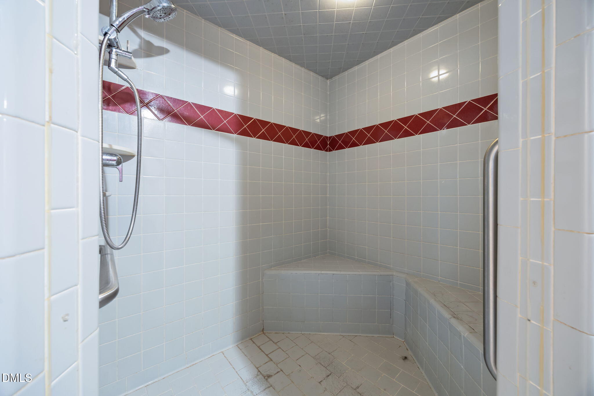 4029 Strickland Farm Road Raleigh, NC 27604 - Photo 28 of 40 a bathroom with a shower and a shower