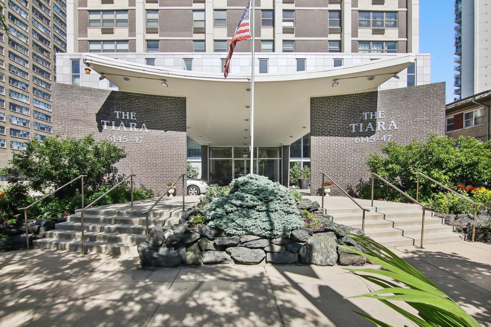 6145 North Sheridan Road, Unit 8D Chicago, IL 60660 - Photo 3 of 34 Gallery Image 3