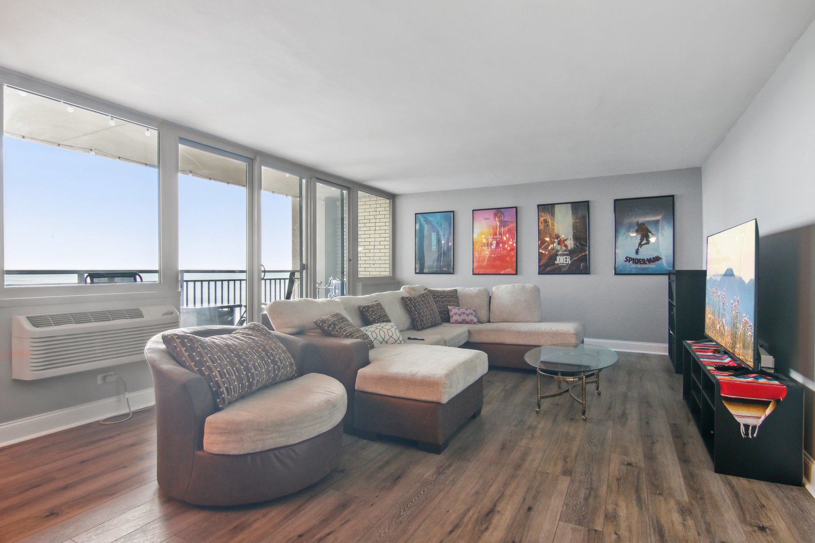 6145 North Sheridan Road, Unit 8D Chicago, IL 60660 - Photo 6 of 34 Gallery Image 6