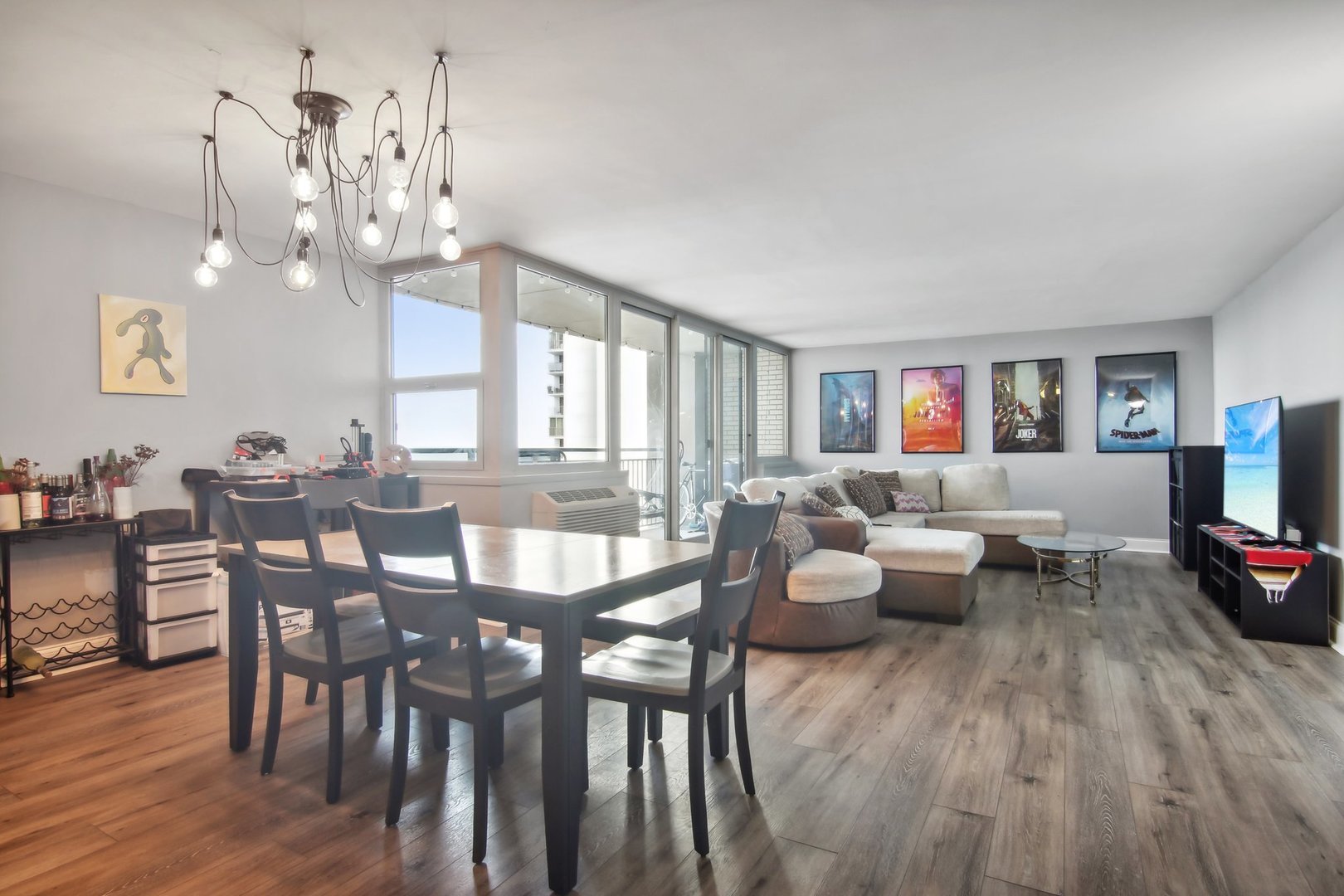 6145 North Sheridan Road, Unit 8D Chicago, IL 60660 - Photo 8 of 34 Gallery Image 8
