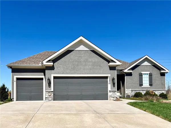 $520,000 | 20804 189th Street, Spring Hill, KS 66083