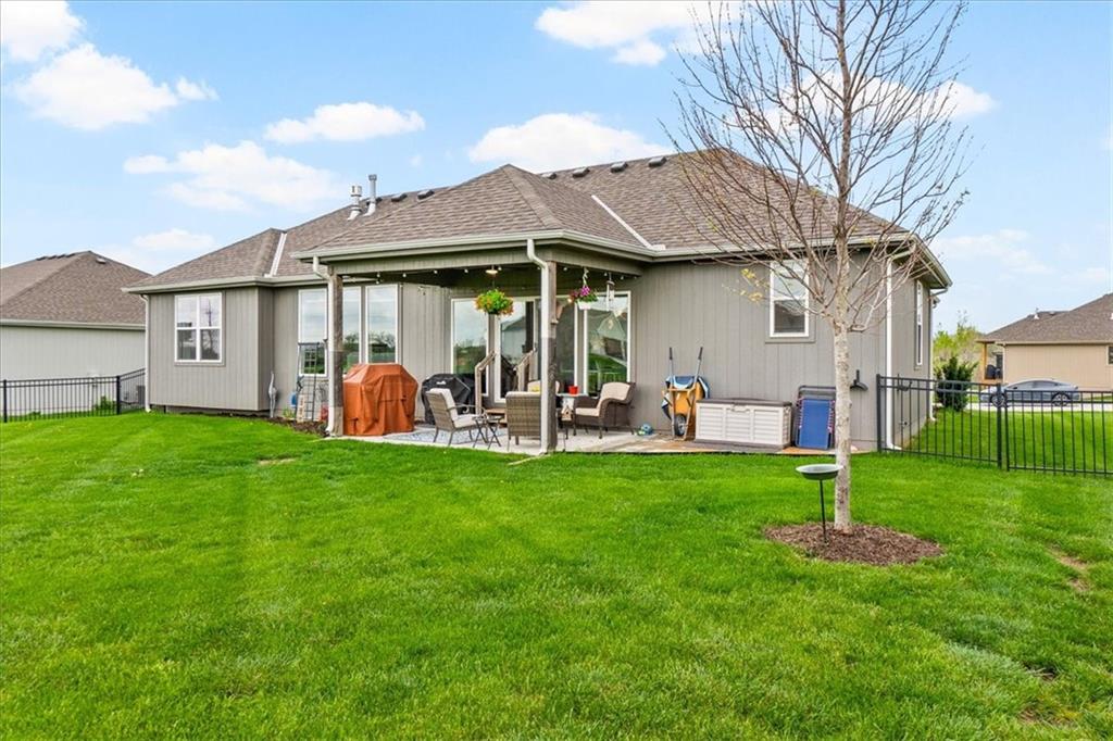 20804 189th Street Spring Hill, KS 66083 - Photo 34 of 38