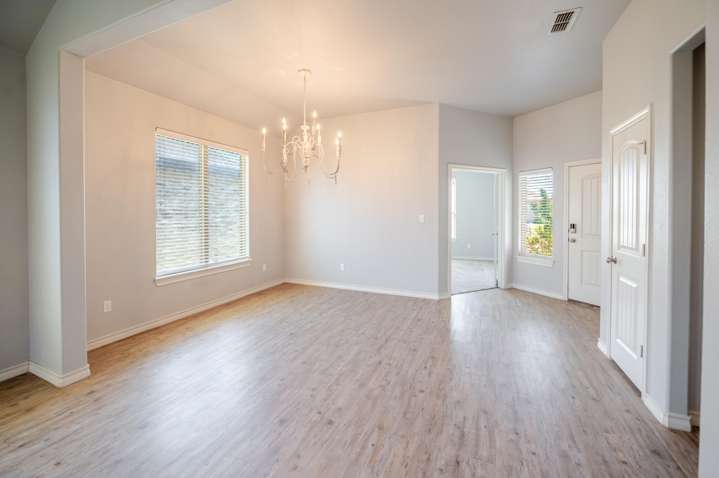 5232 Kemper Street Lubbock, TX 79416 - Photo 5 of 23 Dining room
