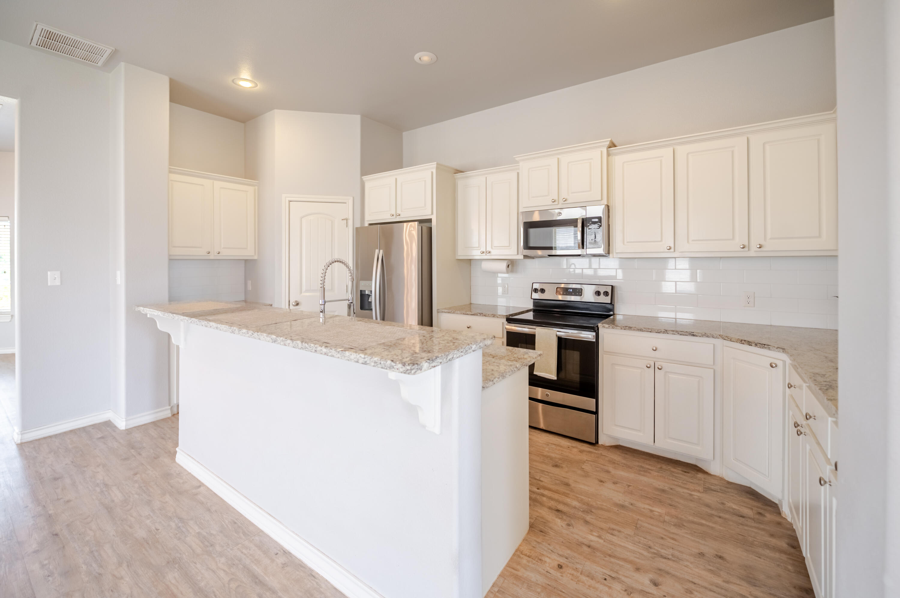 5232 Kemper Street Lubbock, TX 79416 - Photo 6 of 23 RE.Ke-13