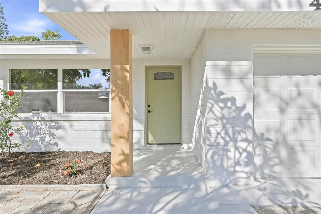 4720 Mohegan Road St. Petersburg, FL 33708 - Photo 2 of 33