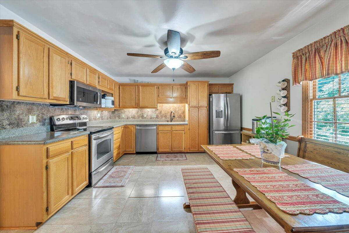 165 Fox Fire Cloverdale, VA 24077 - Photo 15 of 54 15-MIB07194