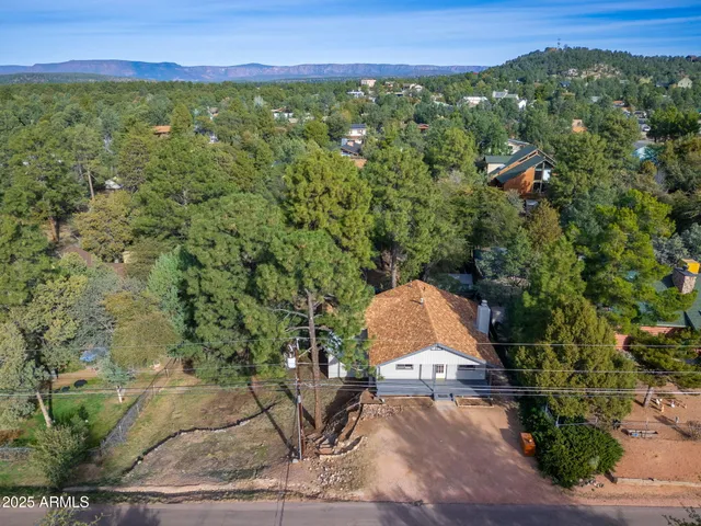 an aerial view of a yard